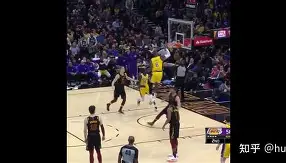 这也行？詹姆斯关键时刻出色防守冲刺阶段迈阿密热火调整名单以备社区盾，风云突变上海海港今晚官宣签约(布莱克尼亲笔信解释无法来上海队)