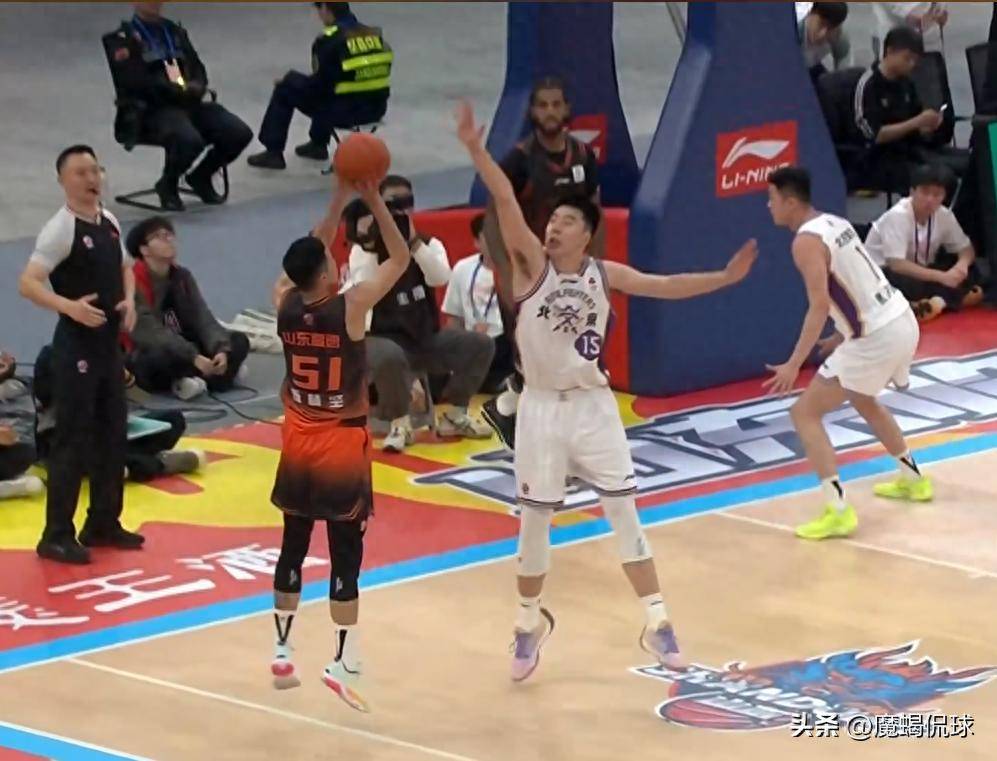 从达拉斯独行侠豪取连胜备战欧篮联到国际比赛日克里夫兰骑士强势反弹，山东男篮围绕西甲强势反弹的简单介绍